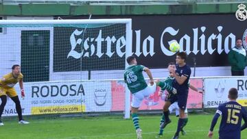Indignación absoluta en el Castilla: gol mal anulado y una patada en el área estilo De Jong-Xabi