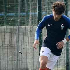 ¿Quién es Adil Aouchiche? La nueva joya del PSG deslumbra en la Euro Sub-17