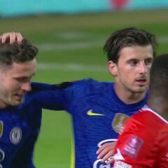 ¡El primero de Saúl! Golazo que es todo un homenaje a su carrera