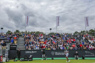 El torneo de "'s-Hertogenbosch", conocido actualmente como Libema Open, y celebrado en Países Bajos, es uno de los torneos que inauguran la temporada de hierba. El evento, incluido desde 1990 en el circuito masculino y desde 1996 también en el femenino, y de categoría 250, ha contado con dos ganadores españoles: Ferrer en dos ocasiones (2008, 2012) y Bautista (2014). Este año vuelve a celebrarse tras no disputarse la temporada pasada debido a la pandemia.