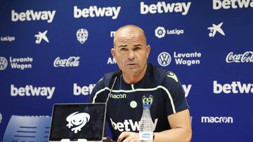 25/10/18 RUEDA DE PRENSA DE PACO LOPEZ LEVANTE