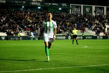 Iñaki Elejalde celebra su gol al Ceuta.