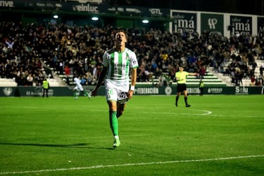 El Ceuta saca un punto de oro ante el lder, Antequera