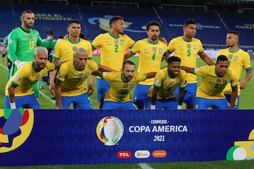 Colombia perdió 2-1 ante Brasil en un encuentro marcado por la polémica. Luis Díaz abrió el marcador, Roberto Firmino empató y Casemiro marcó el gol del triunfo en la última jugada del partido. 