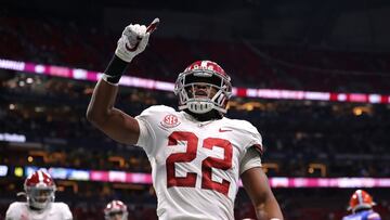 En Alabama, el running back Najee Harris también estuvo involucrado en el ataque aéreo, con 80 recepciones, 781 yardas y 11 anotaciones.