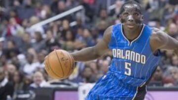 Victor Oladipo volvió a jugar con la máscara protectora.