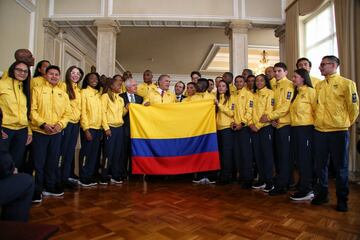 El Presidente de la República, Iván Duque, entregó el Pabellón Nacional a los deportistas de la delegación colombiana, encabezada por el boxeador Yuberjén Martínez, que estarán en los Juegos Panamericanos de Lima 2019, a llevarse a cabo del 26 de julio al 11 de agosto.