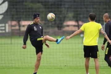 Seijas, el protagonista de la práctica, antes de su último partido en El Campín