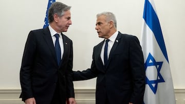 Israeli opposition leader Yair Lapid and U.S. Secretary of State Antony Blinken hold a meeting in Tel Aviv Israel November 30, 2023. Saul Loeb/Pool via REUTERS