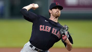 El serpentinero de los Indians dominó durante sus presentaciones y se convierte en el noveno lanzador desde 2000 que gana el premio unánimemente.