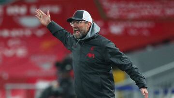 Klopp avisa: "No pararemos de luchar hasta que vuelvan las cinco sustituciones"