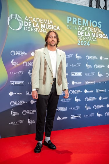 Paco Soto posa en el photocall de los Premios de la Academia de la Música.