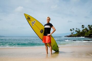 "La más temeraria", dicen desde el jurado. Y la más veterana. Con estas dos virtudes, esta surfista de 42 a?os de Kauai (Hawái, Estados Unidos) suma el Red Bull Magnitued a su larga lista de éxitos, que incluyen victorias en el campeonato del mundo de surf de ola grandes, en el WCT, en la Triple Corona, en los WSL Big Wave Awards... y que van más allá del surf, puesto que también es DJ y actriz.