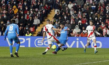 0-1. Koke marca el primer gol.