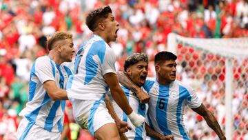 La selección argentina celebra un gol ante Marruecos.
