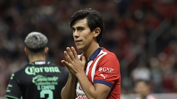 José Juan Macías sigue fuera de Chivas