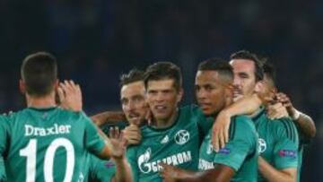 Huntelaar caza un empate para el Schalke en Stamford Bridge