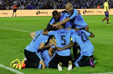 Neymar outshines Messi as Brazil win leaves Argentina adrift