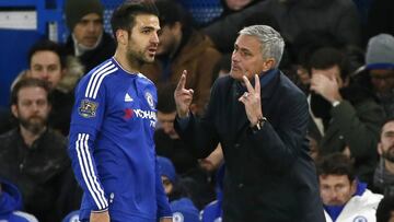 Cesc y Mou, en un entrenamiento con el Chelsea.