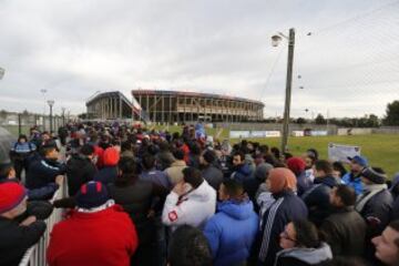 Colas infinitas de los seguidores del San Lorenzo para ver la Gran Final