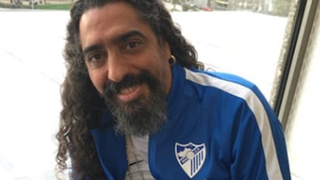 Diego El Cigala muestra su afición al Málaga en Twitter e invita al jeque Al-Thani a su concierto en la ciudad andaluza.