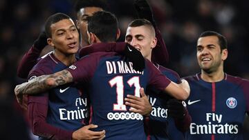 DI María celebra con Mbappé, Verratti y Alves el primer tanto del partido.