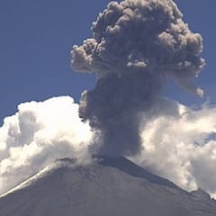 Popocatépetl estuvo muy activo durante la madrugada del lunes