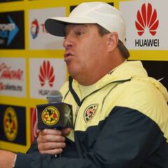 Miguel Herrera carga contra el calendario de la Copa MX