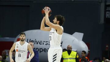 Sergio Llull lanza durante un partido de la Liga Endesa.