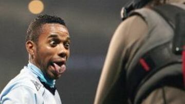 <b>EN EL OJO DEL HURACÁN. </b> Los conflictos siguen a Robinho desde que llegó al City.