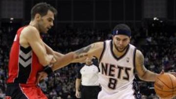 <b>¿EN EUROPA? </b>Deron Williams trata de superar el marcaje de José Manuel Calderón en un partido entre los Nets y los Raptors.