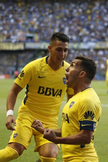 Buenos Aires, 25 Febrero 2018 Argentina
SUPERLIGA
Boca Juniors vs San Martin de San Juan, por la fecha 17 ta del torneo, en La Bombonera.
 Festejo de Gol de Carlos Tevez de Boca Juniors
Foto Ortiz Gustavo