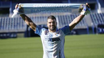 Alexander Gonz&aacute;lez, durante su presentaci&oacute;n como jugador del M&aacute;laga.