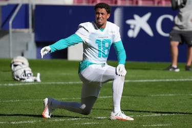 El wide receiver Nick Westbrook-Ikhine.