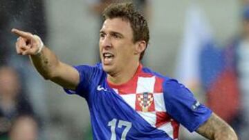 Mandzukic marcó dos de los goles de Croacia contra Irlanda.