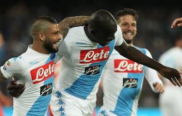 Mertens marvellous as Napoli cut through Fiorentina