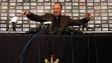 Benítez laughs off England rumours