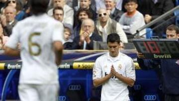 <b>ESTRENO. </b>Sahin dio sus primeros pases de blanco en el Bernabéu.