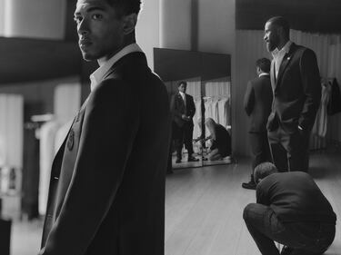 Bellingham, Endrick y Rüdiger posan con el nuevo traje de viaje. 