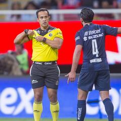 Los expertos opinan sobre el penal de Chivas contra Pumas