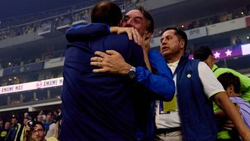 Andre Soares Jardine head coach and Emilio Azcarraga Manager of America during the final second leg match between America and Cruz Azul as part of the Torneo Clausura 2024 Liga BBVA MX at Azteca Stadium on May 26, 2024 in Mexico City, Mexico.
