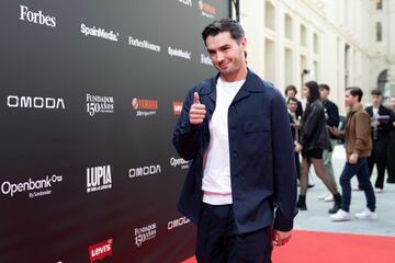 El jugador del Real Madrid Brahim Díaz llegando al photocall de la primera edición española del festival Forbes 30 Under 30, en la Galería de Cristal del Palacio de Cibeles.
