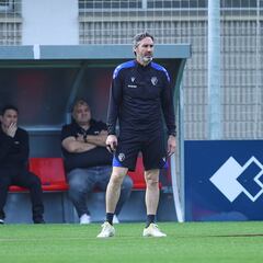 Vicente Moreno: “El de mañana vuelve a ser un partido importante”