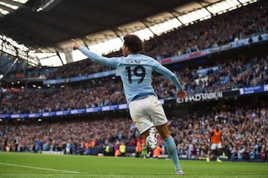 Guardiola urges humility ahead of Napoli challenge