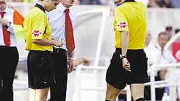 <b>EXPULSIÓN. </b>Rubinos Pérez echó a Javier Aguirre en Málaga.