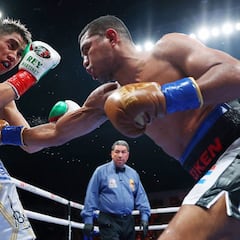 Chocolatito González da un recital ante el 'Rey Martínez'