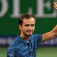 Medvedev fue un muro para Tsitsipas y se cita con Zverev