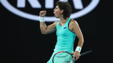 MELBOURNE, AUSTRALIA - JANUARY 23:  Carla Suarez Navarro of Spain celebrates a point in her quarter-final match against Caroline Wozniacki of Denmark on day nine of the 2018 Australian Open at Melbourne Park on January 23, 2018 in Melbourne, Australia.  (Photo by Clive Brunskill/Getty Images)