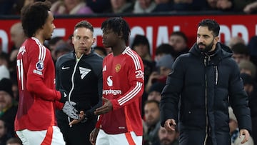 Zirkzee was replaced by Kobbie Mainoo in the first half, much to the delight of Red Devils fans at Old Trafford.