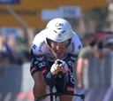 Resumen y resultado de la segunda etapa del Giro de Italia: Ayuso, uno de los ‘gallos’ más fuertes